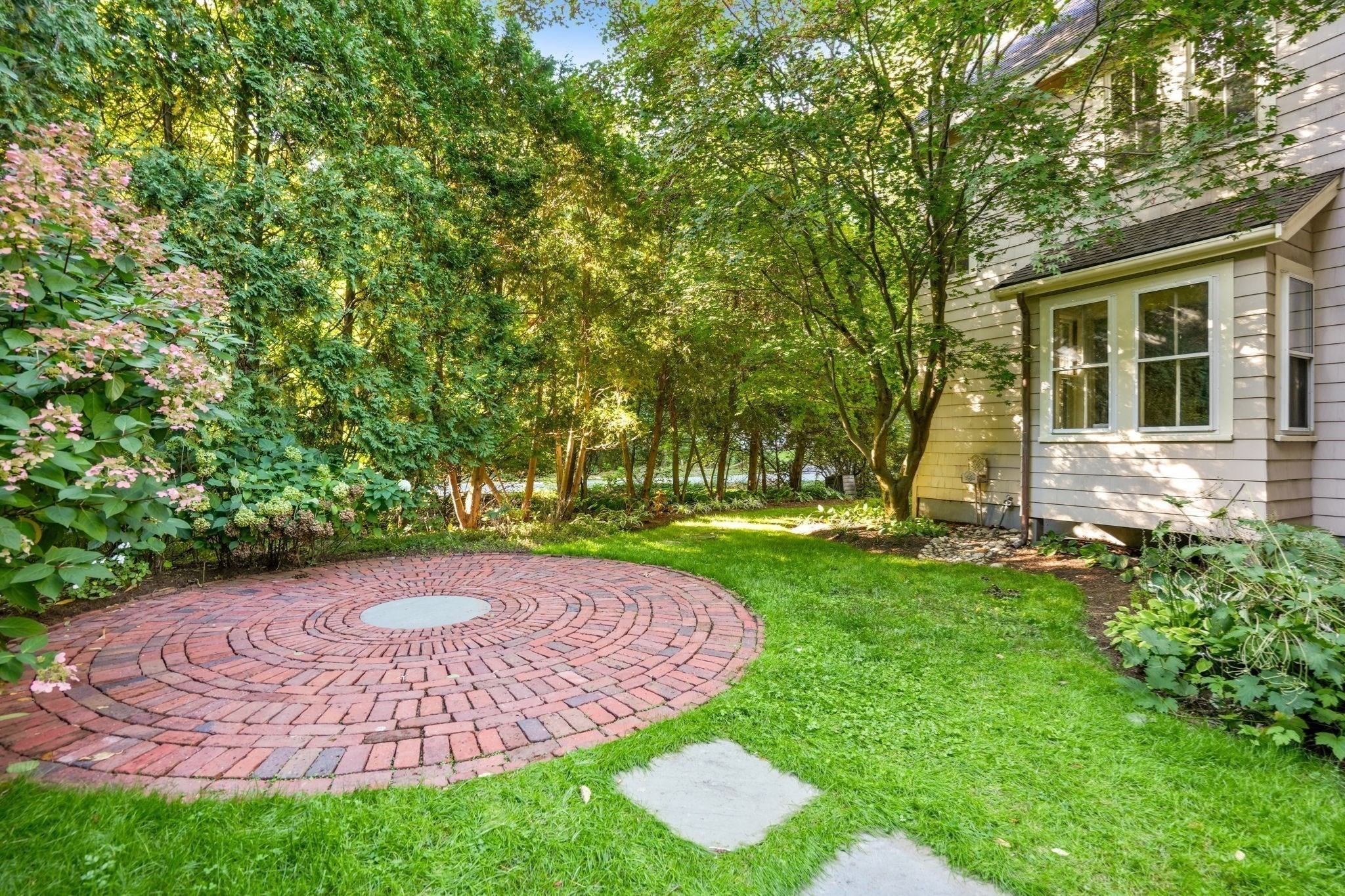 8 E Road Wayland, MA 01778 - Photo 15 of 19 Gallery Image 15