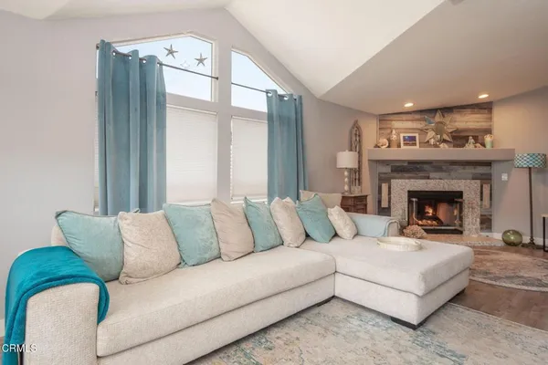 $375,000 | 10685 Blackburn Place, Unit 38, Ventura, CA 93004