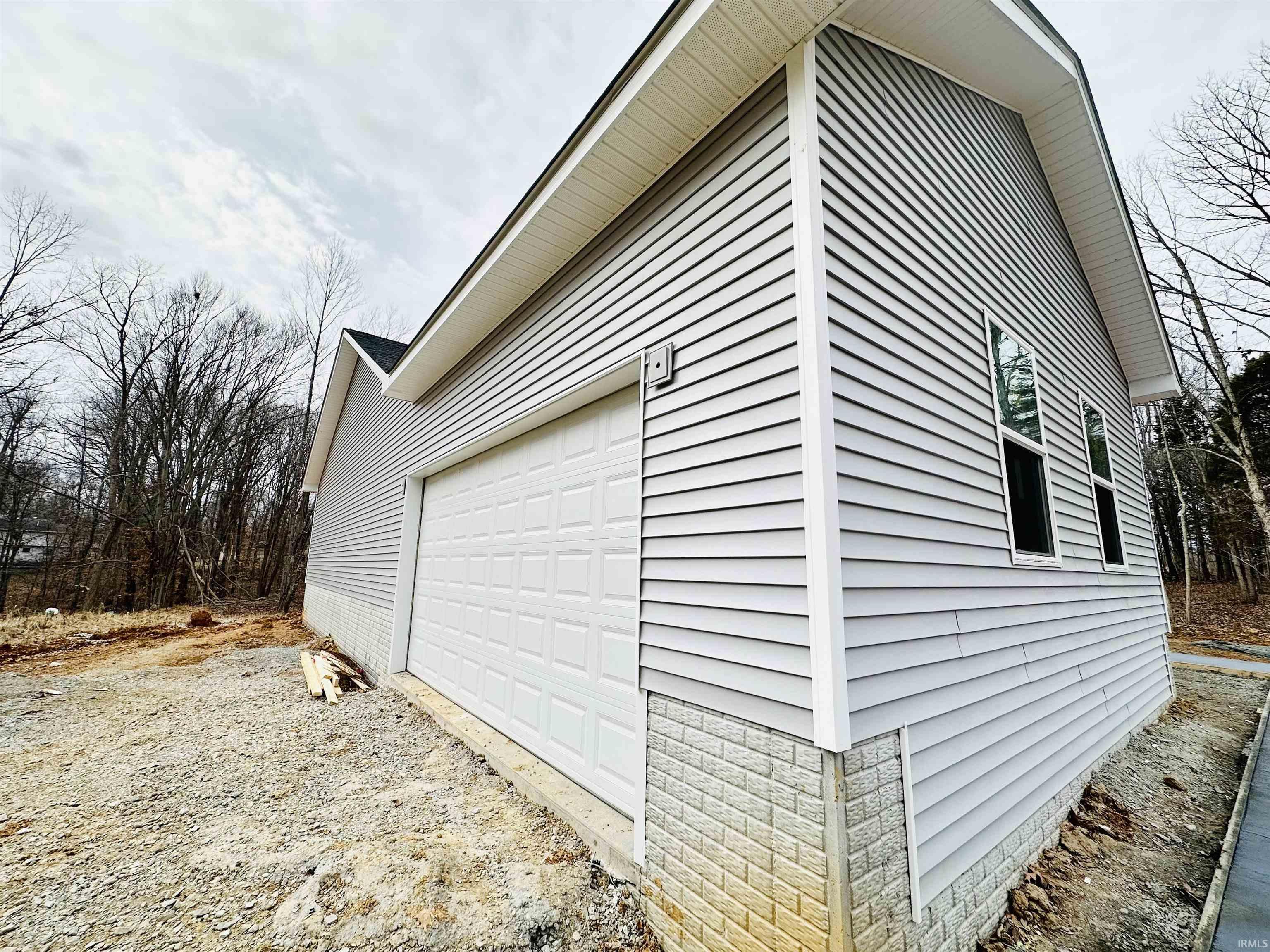 223 Kings Way Bedford, IN 47421 - Photo 17 of 18 Gallery Image 17