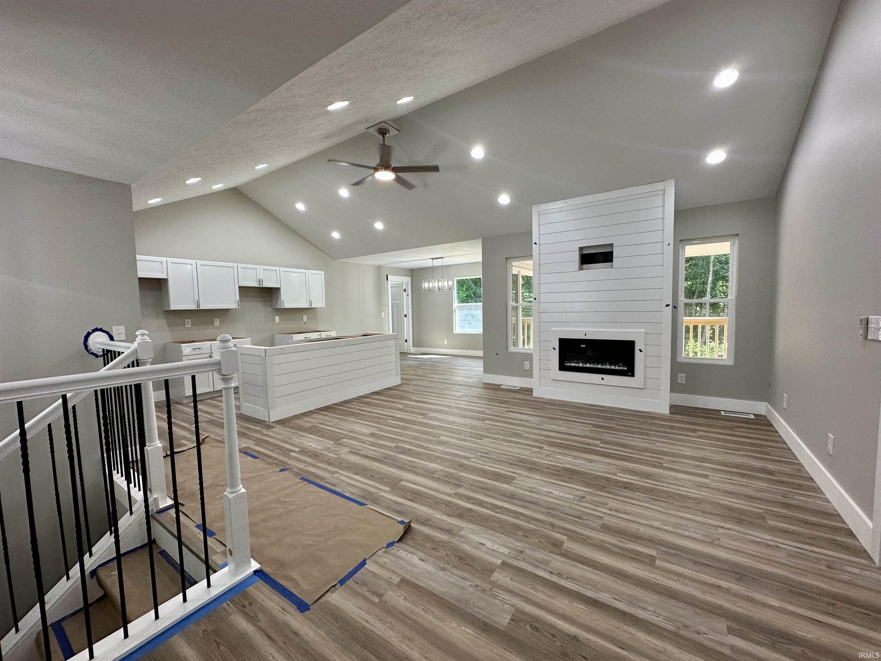 223 Kings Way Bedford, IN 47421 - Photo 4 of 18 Gallery Image 4