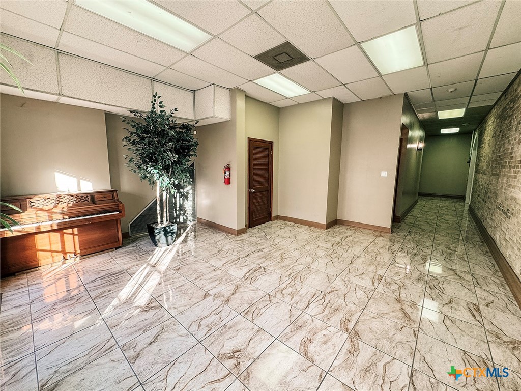 202 East Forrest Street Victoria, TX 77901 - Photo 25 of 47 a view of a garage