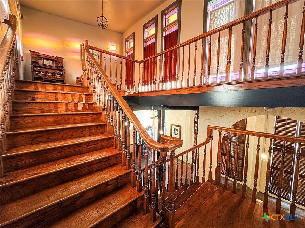 202 East Forrest Street Victoria, TX 77901 - Photo 31 of 47 a view of entryway and hall with wooden floor