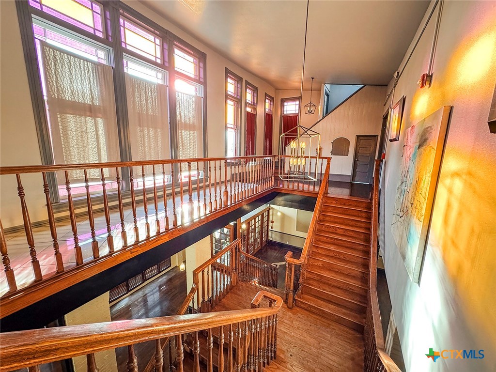 202 East Forrest Street Victoria, TX 77901 - Photo 32 of 47 a view of entryway