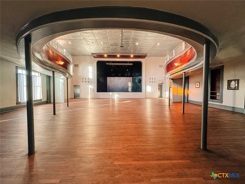 202 East Forrest Street Victoria, TX 77901 - Photo 37 of 47 a view of a hallway with the glass door