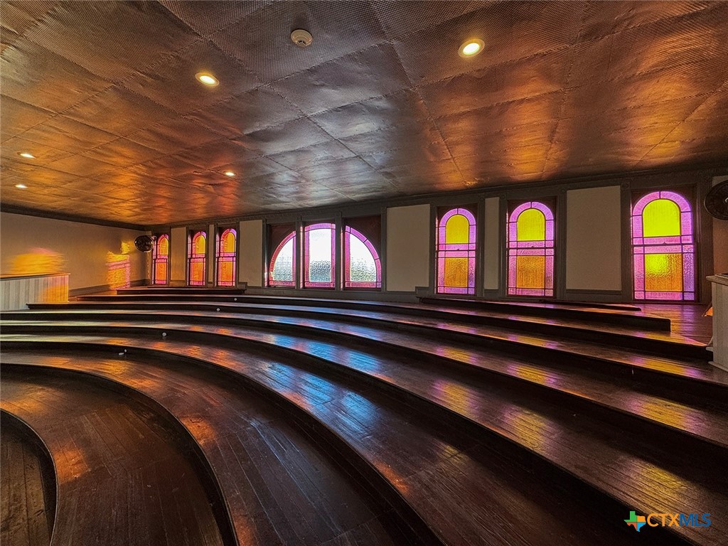 202 East Forrest Street Victoria, TX 77901 - Photo 40 of 47 a view of entryway