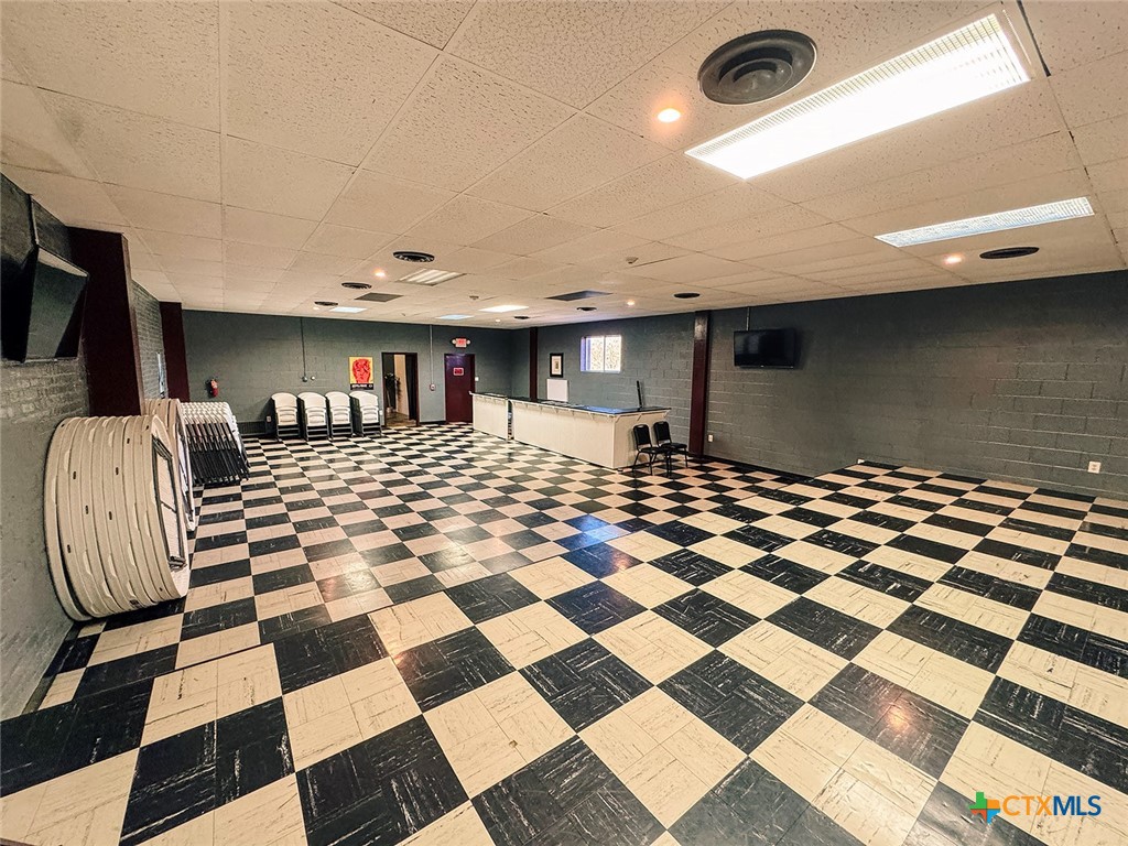202 East Forrest Street Victoria, TX 77901 - Photo 43 of 47 a black and white checkered floor