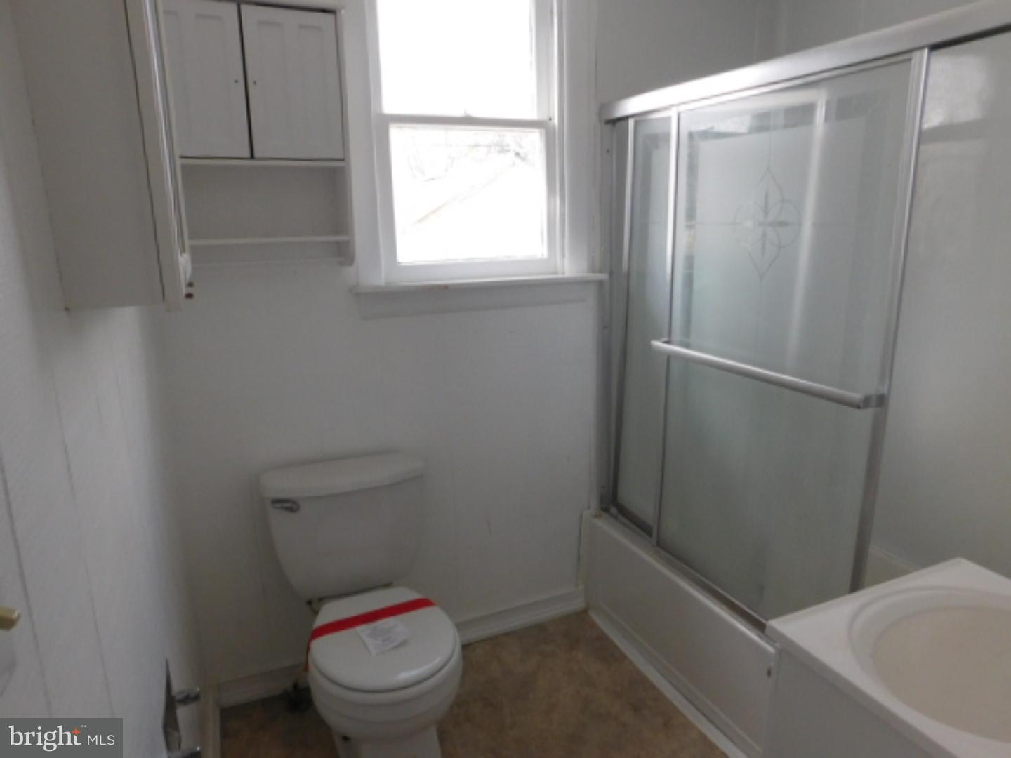 405 Haig Boulevard Reading, PA 19607 - Photo 14 of 19 Bathroom