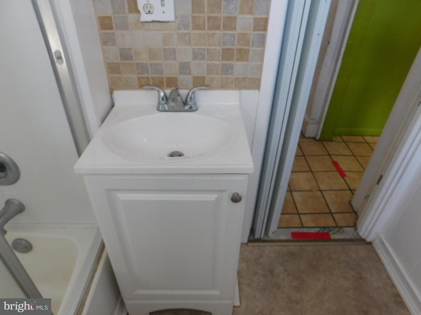 405 Haig Boulevard Reading, PA 19607 - Photo 15 of 19 Bathroom