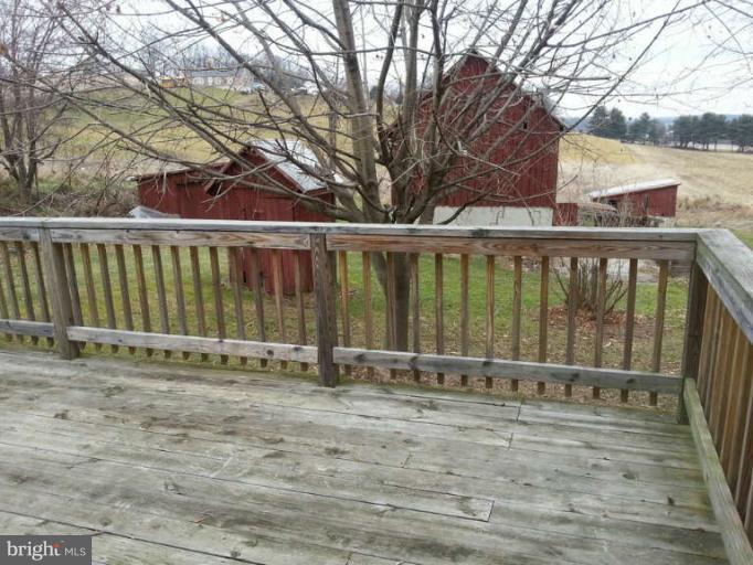 3525 Young Road Manchester, MD 21102 - Photo 4 of 26 a view of wooden fence