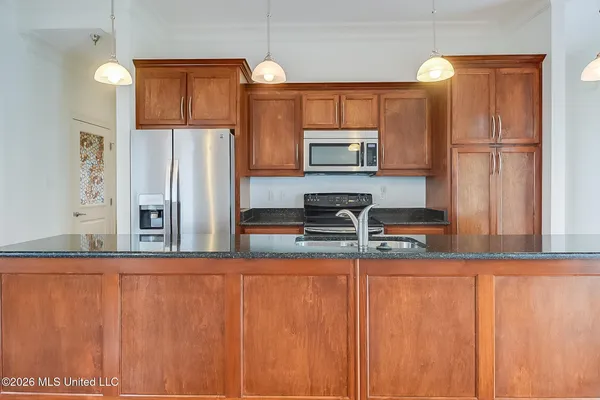 $2,000 | 707 W Beach, Unit 707, Long Beach, MS 39560