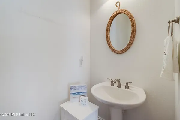 $2,000 | 707 W Beach, Unit 707, Long Beach, MS 39560