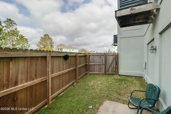 $2,000 | 707 W Beach, Unit 707, Long Beach, MS 39560