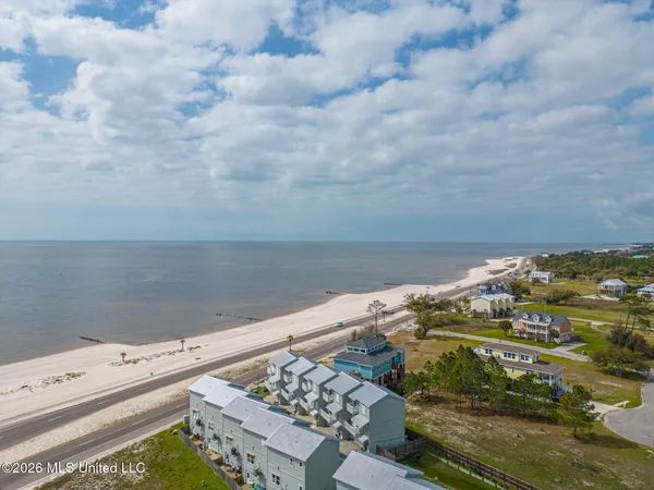 $2,000 | 707 W Beach, Unit 707, Long Beach, MS 39560
