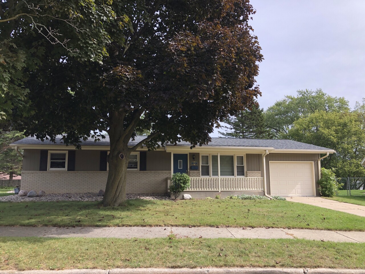 1013 Fairway Drive Racine, WI 53405 - Photo 1 of 1 Front