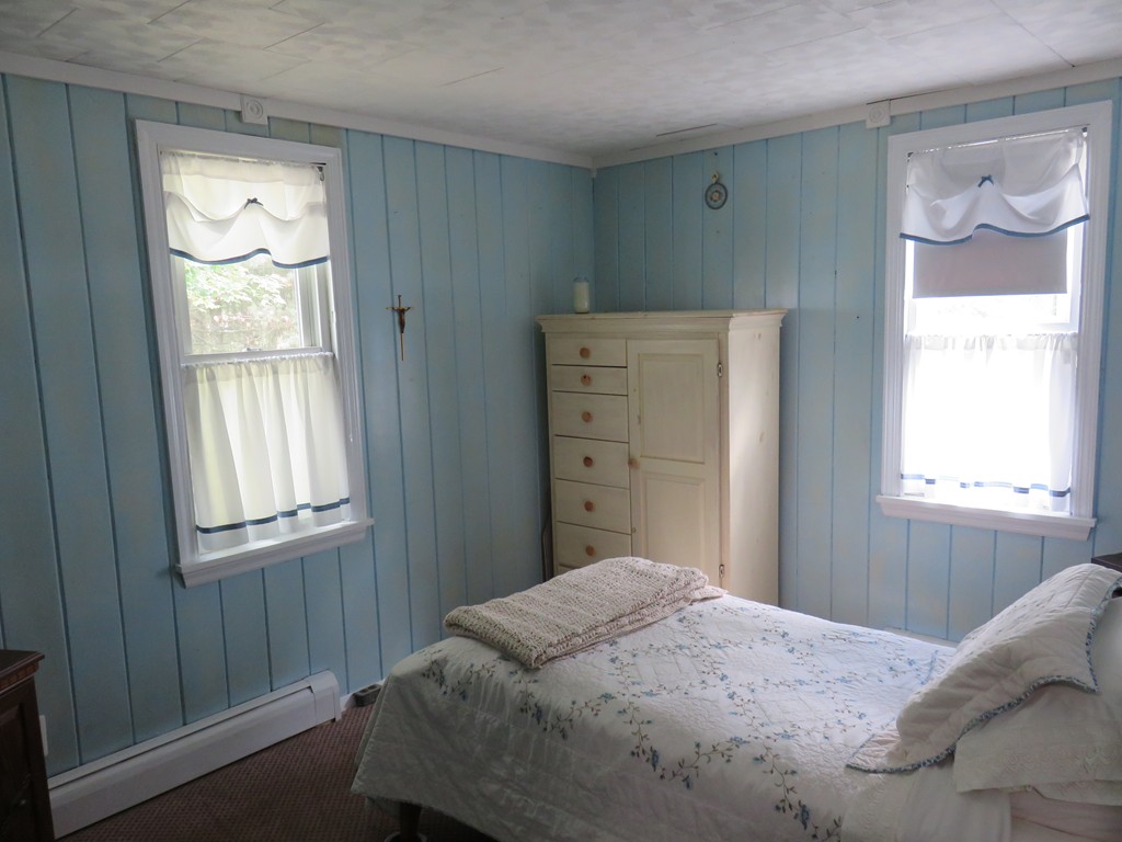 319 Pleasant Street Dunstable, MA 01827 - Photo 15 of 30