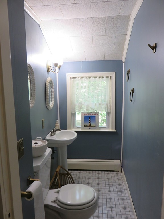 319 Pleasant Street Dunstable, MA 01827 - Photo 17 of 30