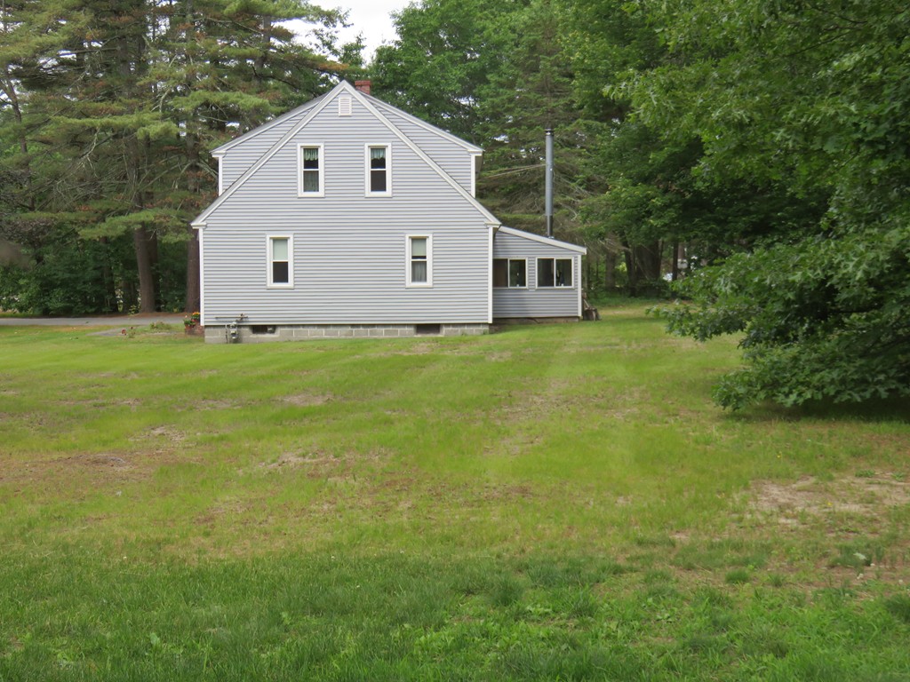 319 Pleasant Street Dunstable, MA 01827 - Photo 3 of 30
