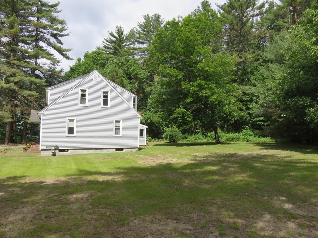 319 Pleasant Street Dunstable, MA 01827 - Photo 5 of 30