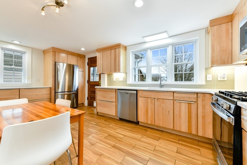4 Ridge Avenue Dedham, MA 02026 - Photo 18 of 39 Gallery Image 18