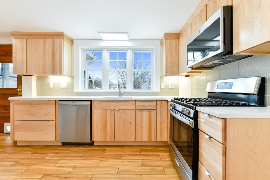 4 Ridge Avenue Dedham, MA 02026 - Photo 19 of 39 Gallery Image 19