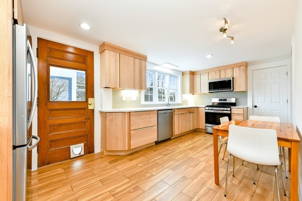 4 Ridge Avenue Dedham, MA 02026 - Photo 20 of 39 Gallery Image 20