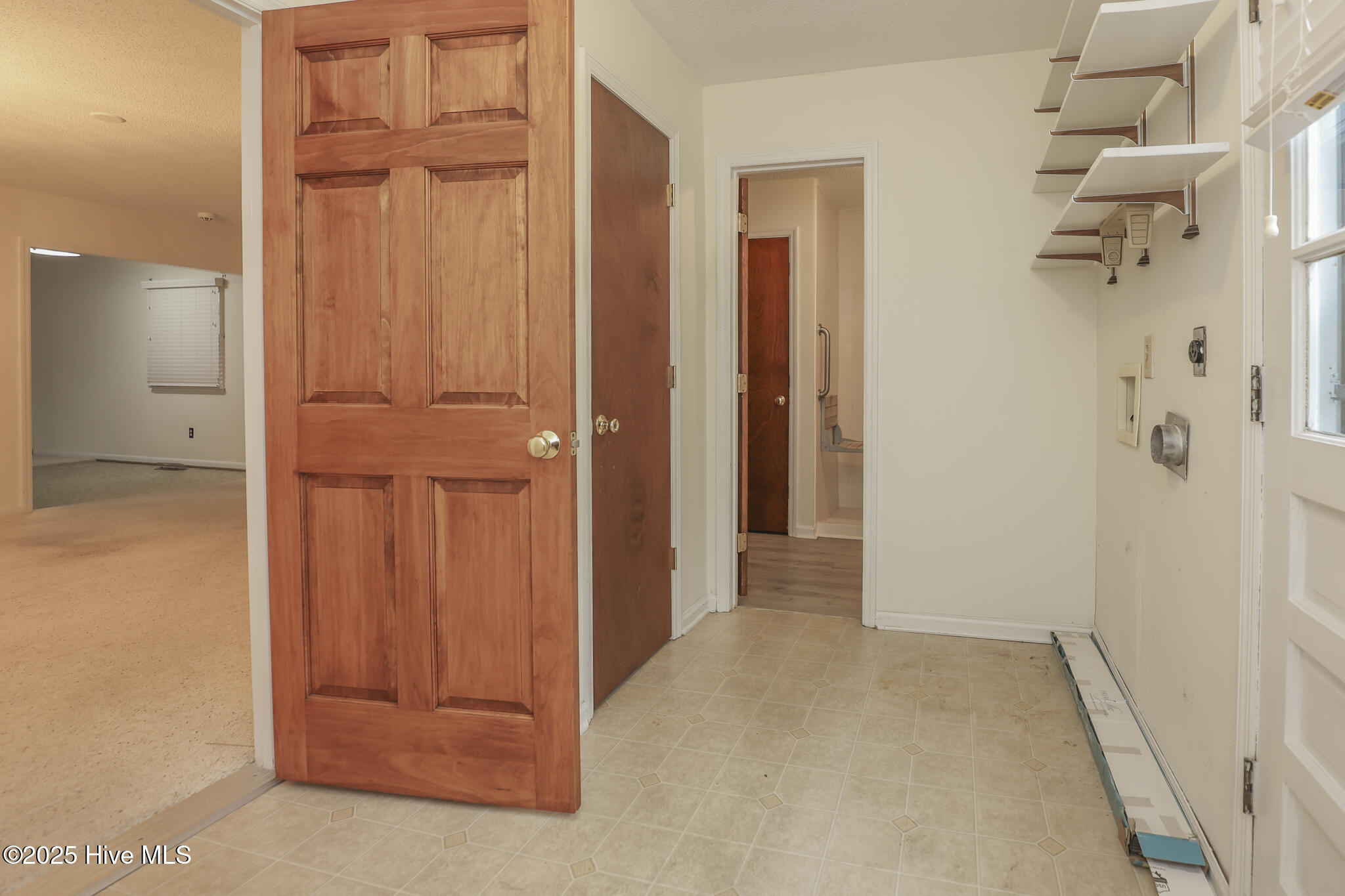 137 Cardinal Road Jacksonville, NC 28546 - Photo 26 of 61 Laundry Room