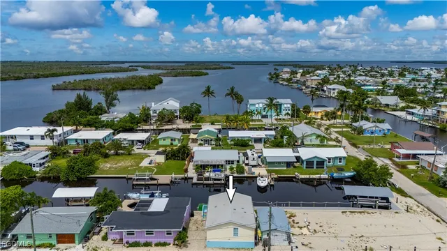 $324,900 | 2634 Coco Plum Drive, Matlacha, FL 33993