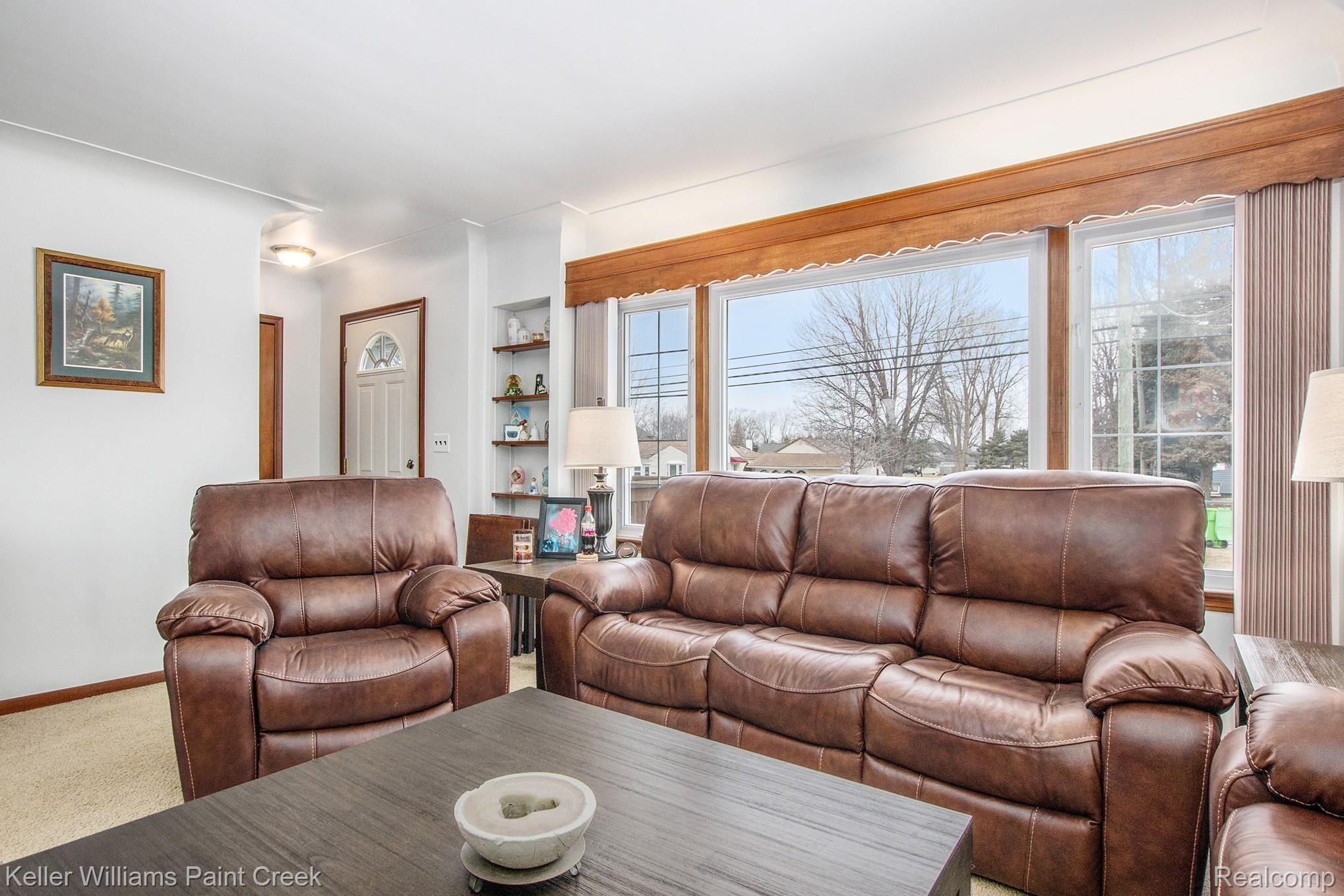 19420 22 Mile Road Macomb, MI 48044 - Photo 5 of 18 So much natural light with this beautiful window