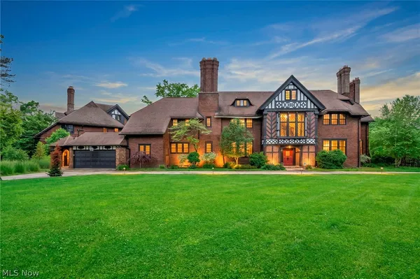 $1,400,000 | 16310 South Woodland Road, Cleveland, OH 44120