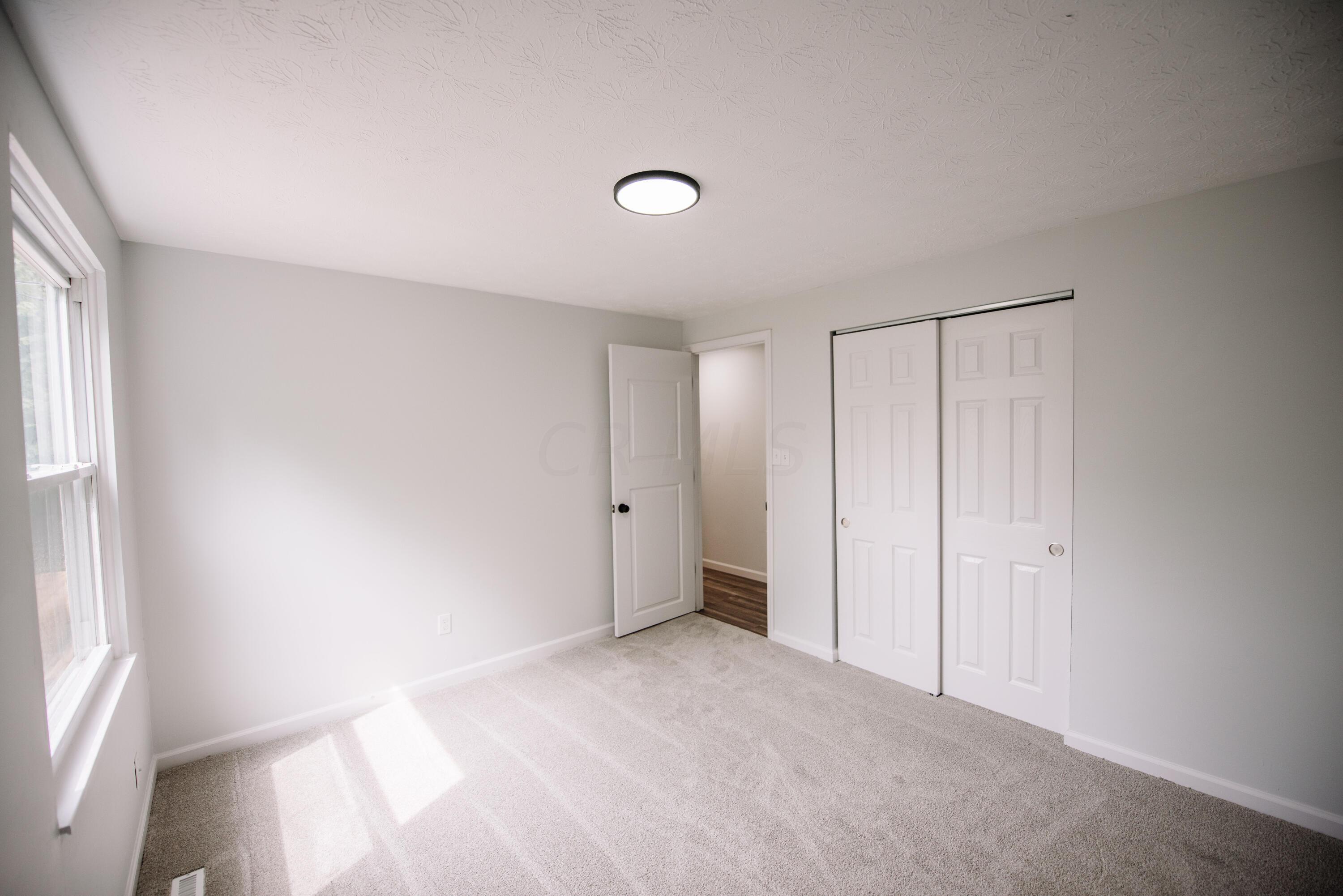 2975 Fleet Road Columbus, OH 43232 - Photo 8 of 20 R1 (8)