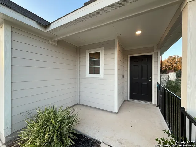 $1,850 | 15015 Homing Meadow, San Antonio, TX 78253