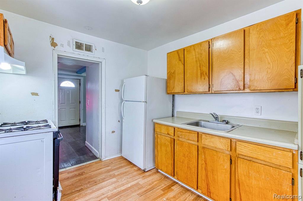 26342 Ross Street Inkster, MI 48141 - Photo 10 of 37 Gallery Image 10