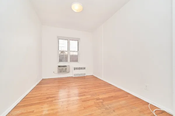 $2,350 | 319 West 29th Street, Unit 2B | Chelsea
