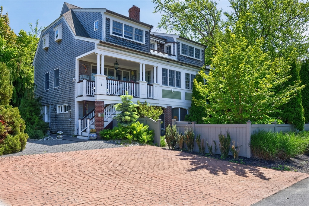 7 Miller Hill Road, Unit 1 Provincetown, MA 02657 - Photo 1 of 42