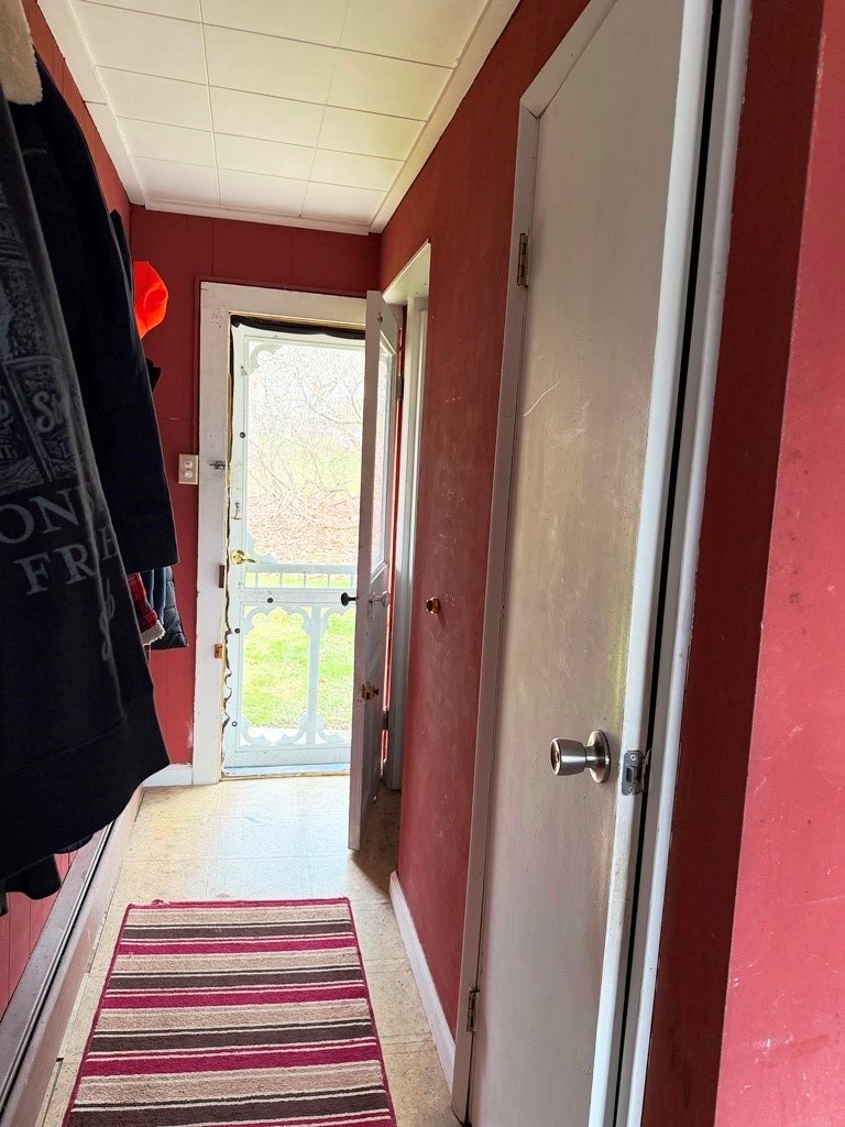 272 Kane Street Wilcox, PA 15870 - Photo 17 of 33 Rear entry/hallway