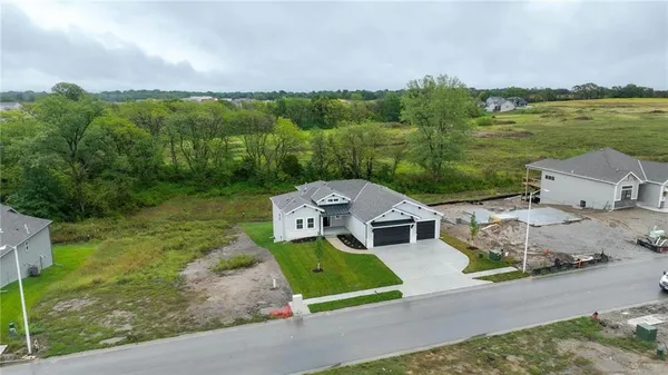 $689,900 | 10519 North Liberty Street, Kansas City, MO 64155