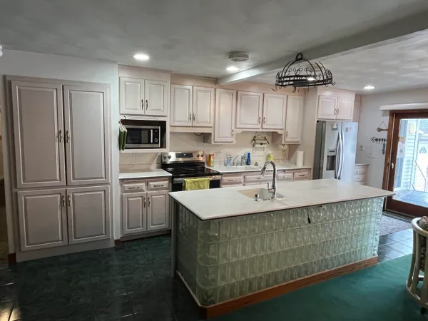 $699,900 | 1407 North Lynndale Drive, Appleton, WI 54914