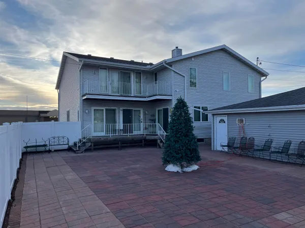 $699,900 | 1407 North Lynndale Drive, Appleton, WI 54914