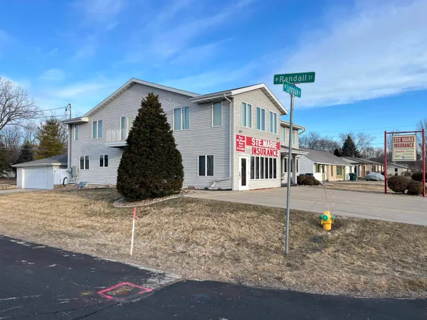 $699,900 | 1407 North Lynndale Drive, Appleton, WI 54914