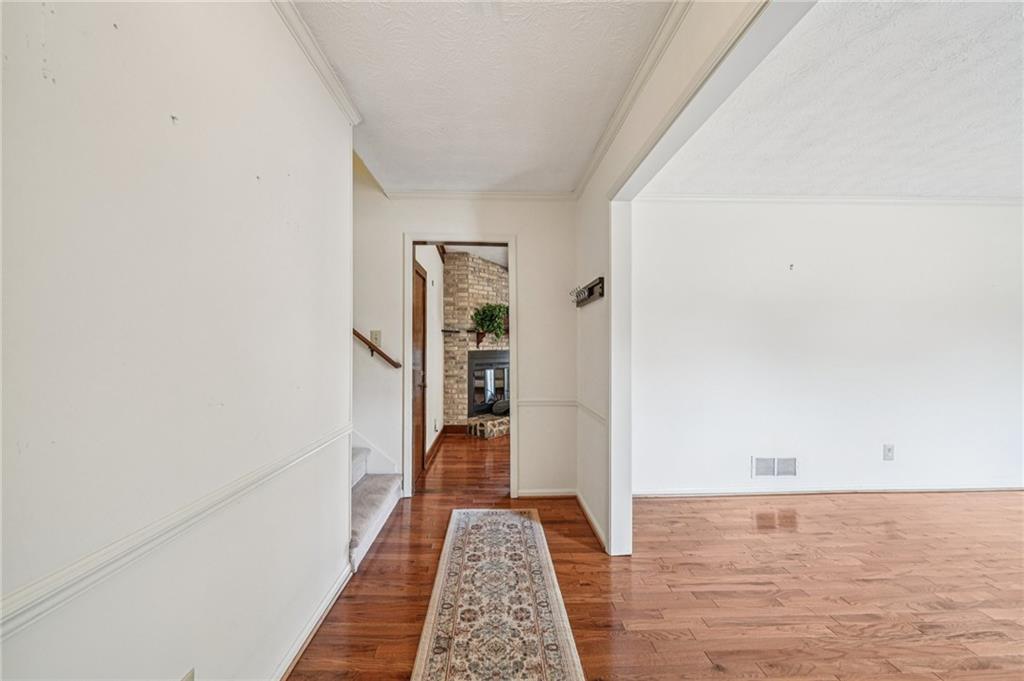 1315 Sanden Ferry Drive Decatur, GA 30033 - Photo 4 of 33 a view of walk in closet