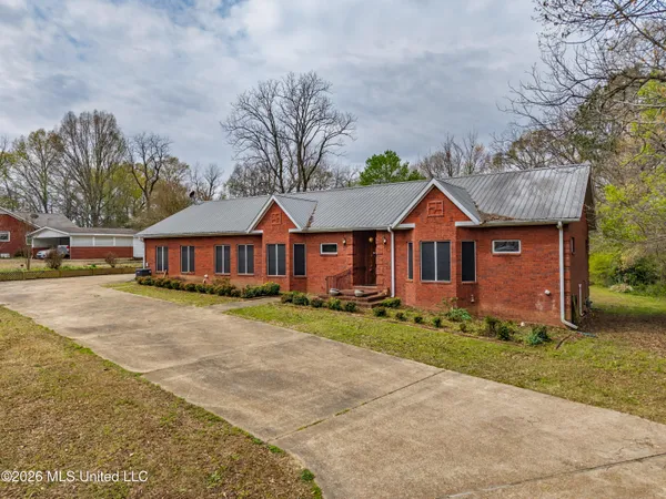 $285,000 | 313 North Main Street, Sardis, MS 38666