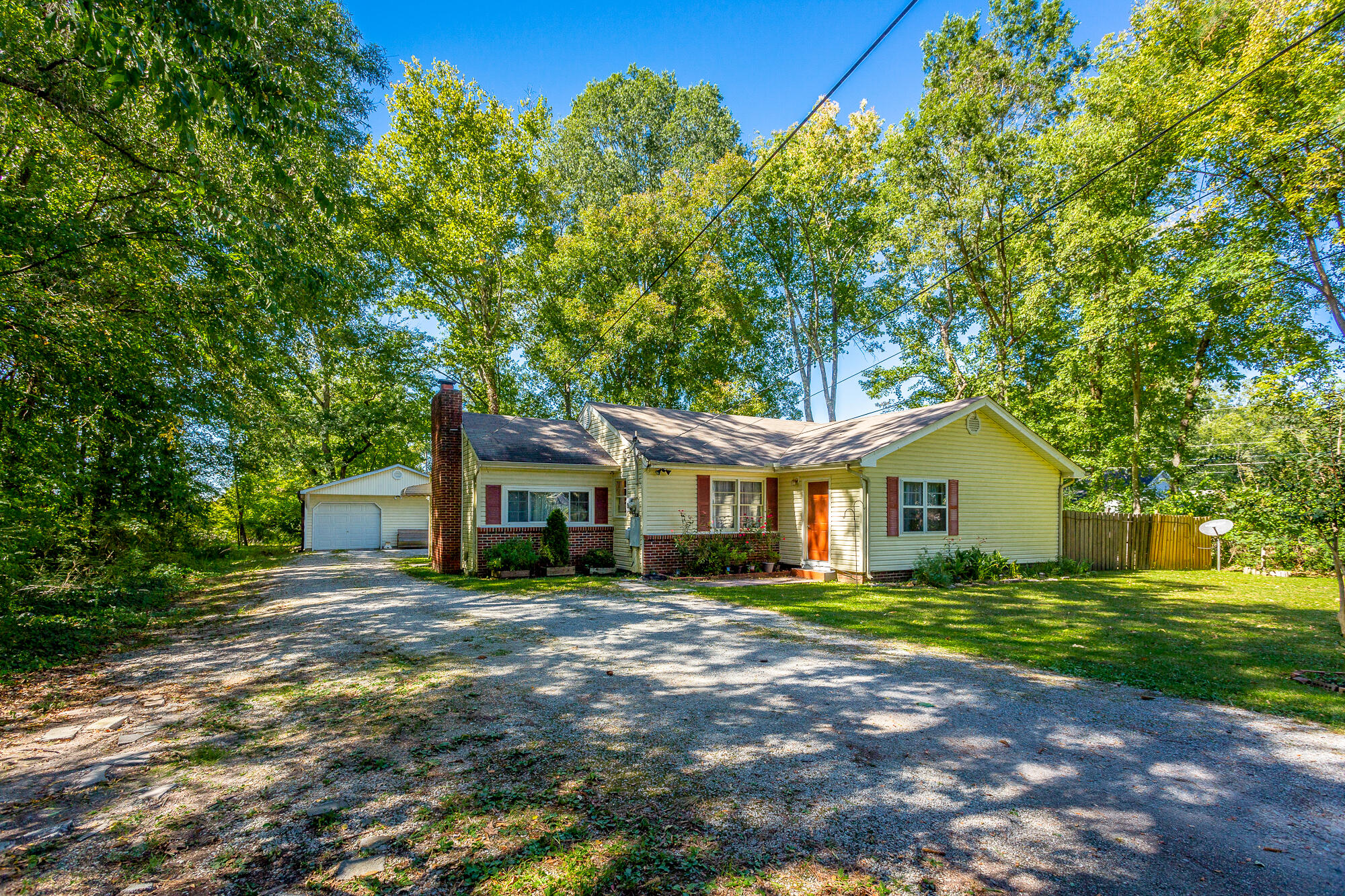 421 Frawley Road Chattanooga, TN 37412 - Photo 3 of 24 Front side