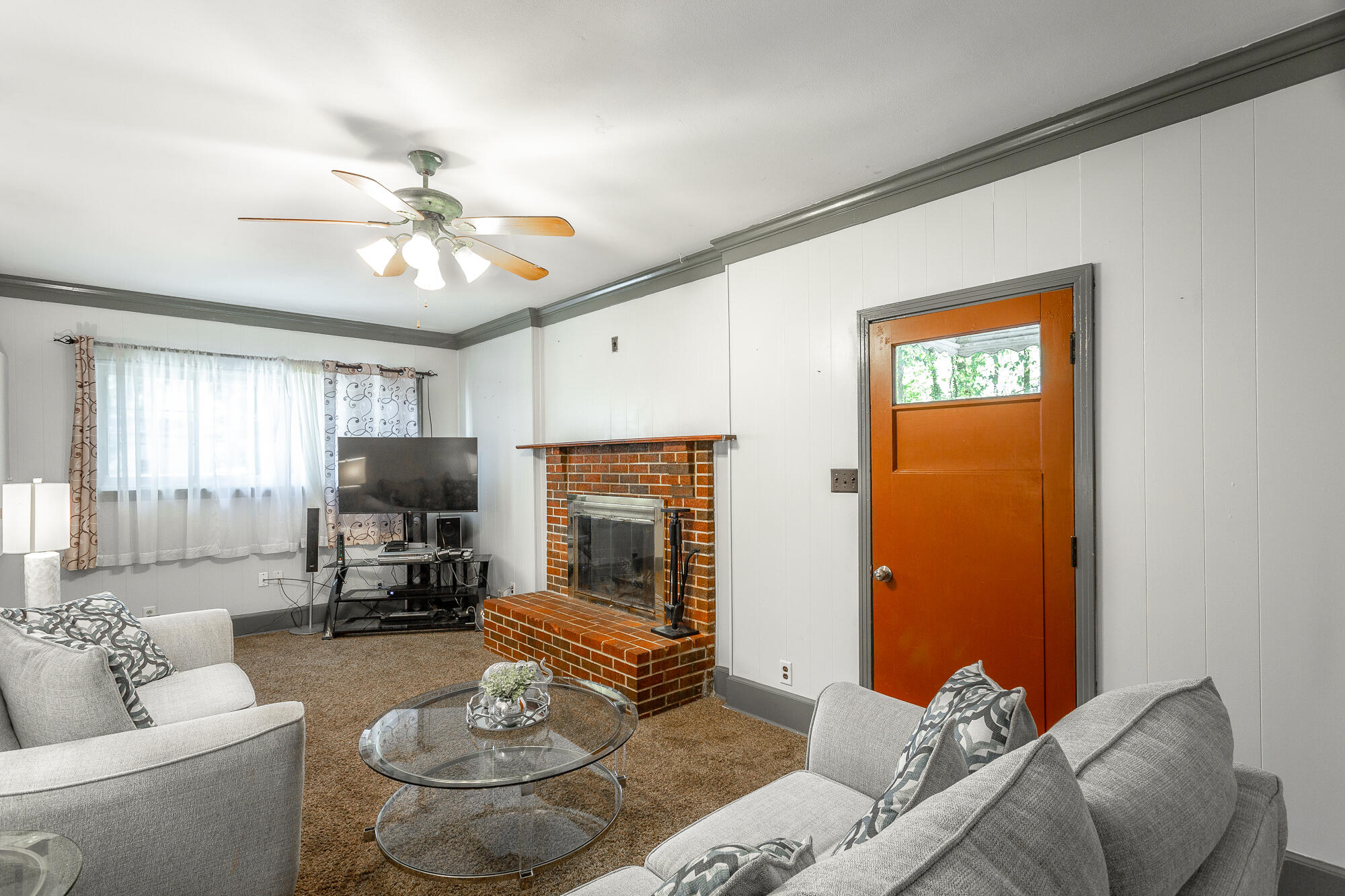 421 Frawley Road Chattanooga, TN 37412 - Photo 5 of 24 Family Room