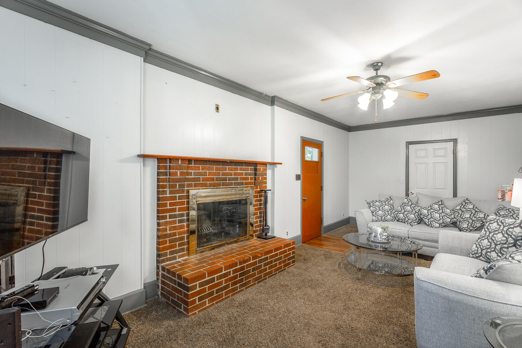 421 Frawley Road Chattanooga, TN 37412 - Photo 6 of 24 Family Room
