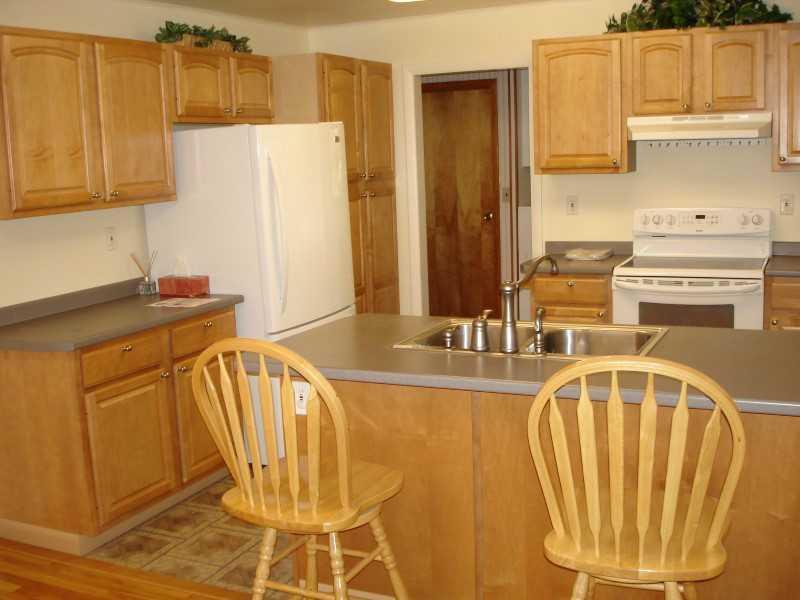 1295 Chase Road Bangor, ME 04401 - Photo 7 of 30 Kitchen.