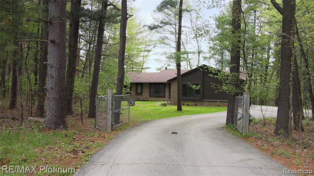716 West Davis Road Howell, MI 48843 - Photo 3 of 48