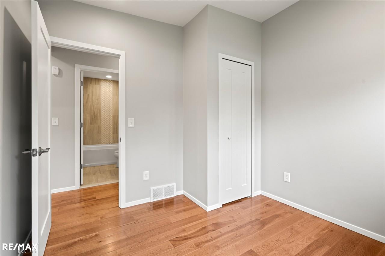 28262 Quail Hollow Road Farmington, MI 48331 - Photo 26 of 37 50012234-25.JPG