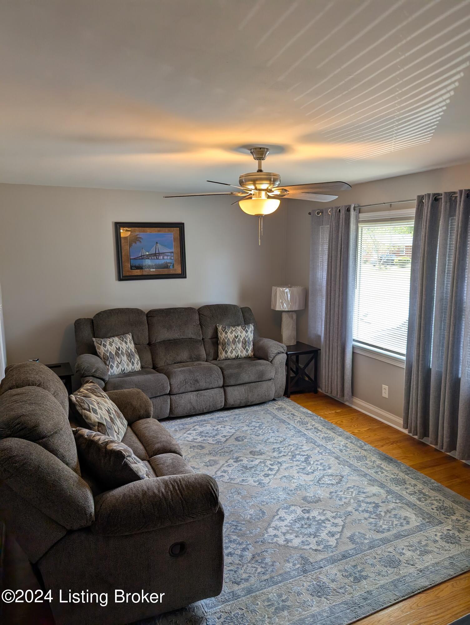 7809 Bluebonnet Road Louisville, KY 40258 - Photo 7 of 32 PXL_20240908_180506302