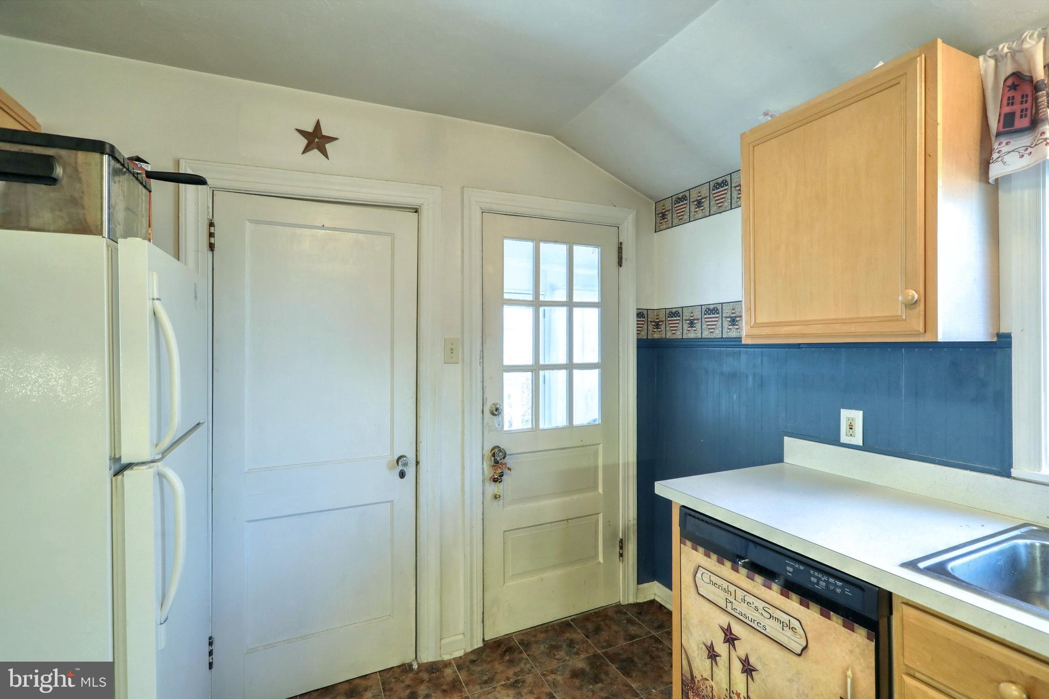 1117 Valley View Road York, PA 17403 - Photo 18 of 26 Gallery Image 18
