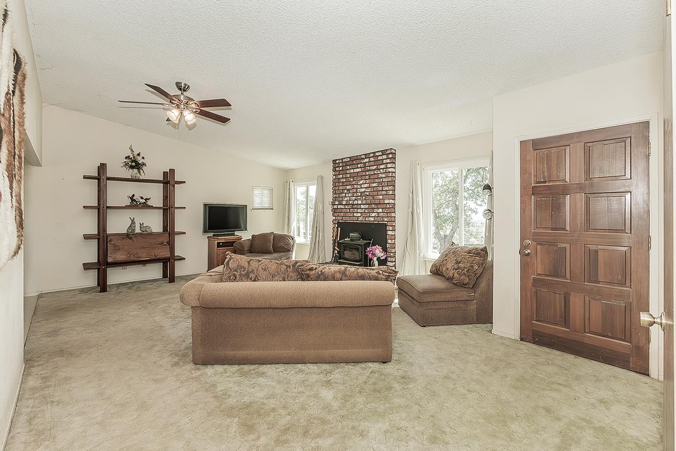 22085 Watts Valley Road Sanger, CA 93657 - Photo 4 of 98